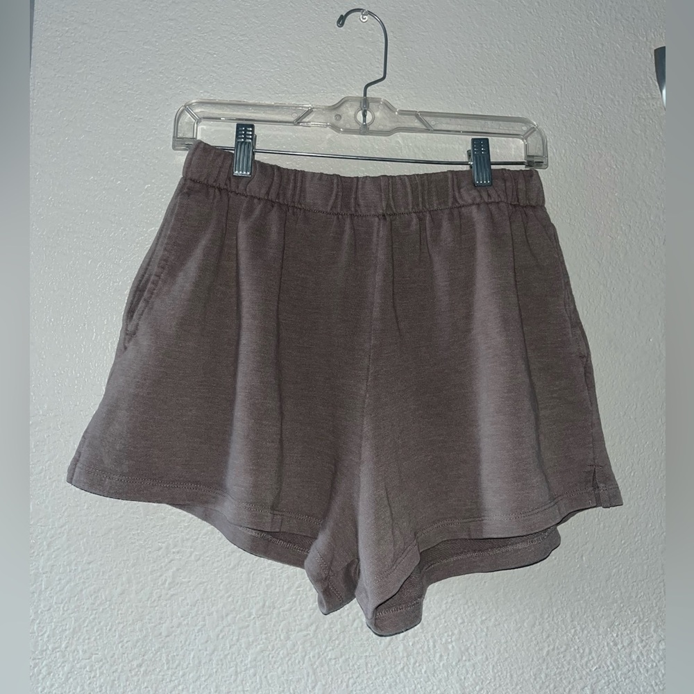 Garage 80’s shorts in brown